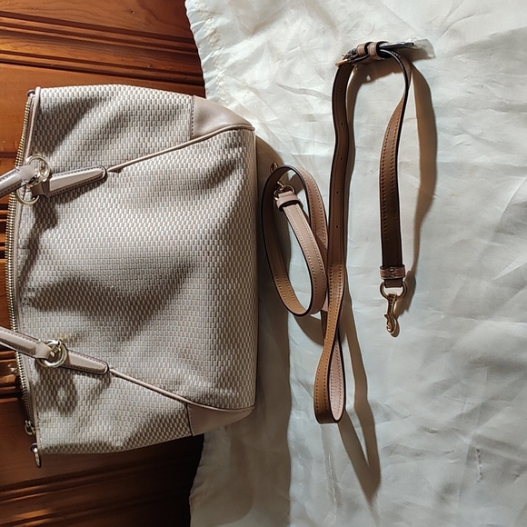 Coach tan zip closure with gold hardware gently used - Picture 3 of 3